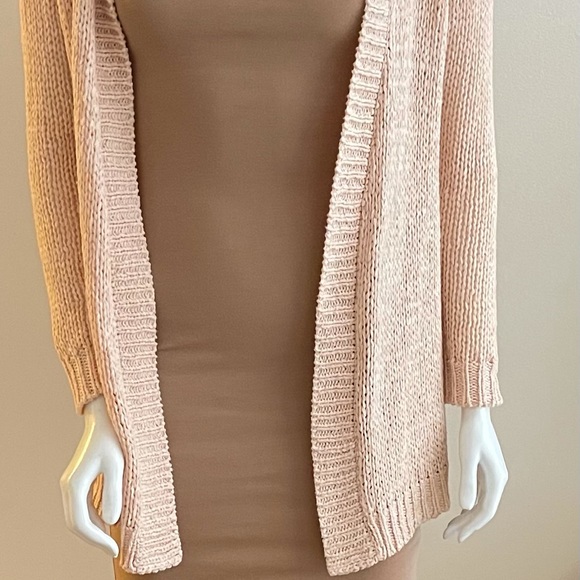 Honey Punch open weave pink cardigan - Picture 3 of 7